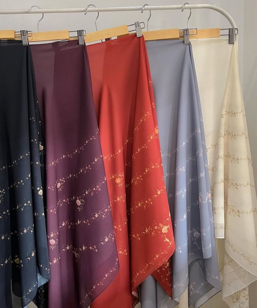 Avery Bloom Printed Shawl